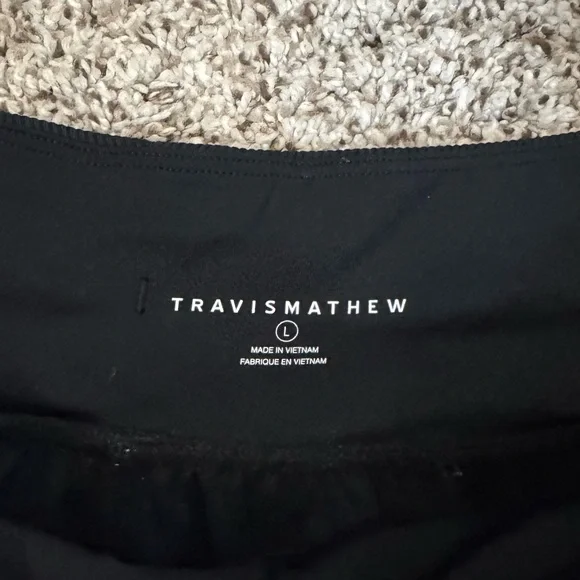 Travis Mathew women’s shorts - Picture 3 of 3